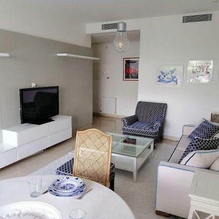 Ferienwohnung Luxueux Pied-A-Terre Avec Jardin Et Garage Prives La Marsa Exterior foto